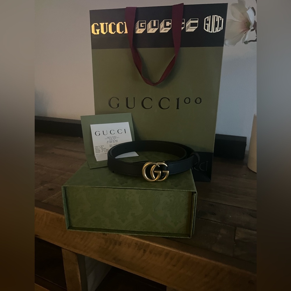 Gucci leather belt with double G buckle